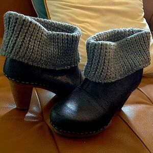Sz 36, 5.5/5 Sanita Clog Booties w/ knit sweater cuff black
